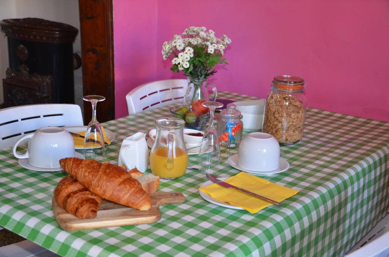 Chez Madeleine Bed and Breakfast Saint-Colomb-de-Lauzun Εξωτερικό φωτογραφία