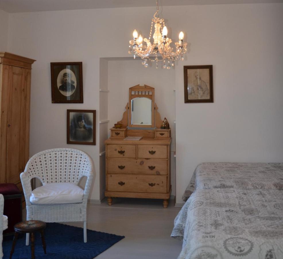 Chez Madeleine Bed and Breakfast Saint-Colomb-de-Lauzun Εξωτερικό φωτογραφία