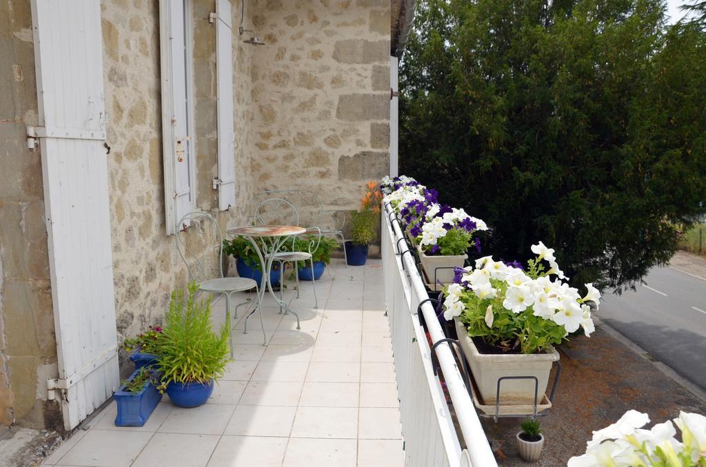 Chez Madeleine Bed and Breakfast Saint-Colomb-de-Lauzun Εξωτερικό φωτογραφία